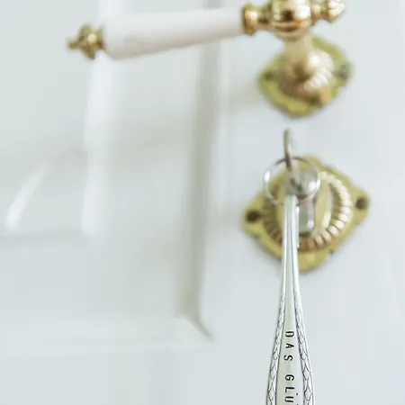 Отель Luebecker Kroenchen Любек