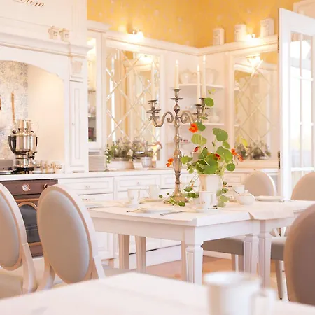 Hotel Lübecker Krönchen 4*