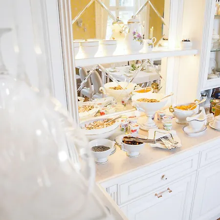 Luebecker Kroenchen 4* Любек