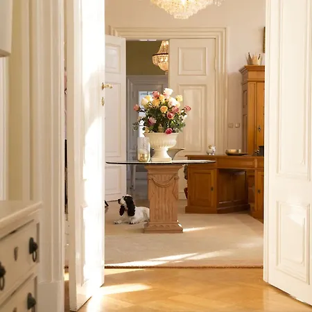 Luebecker Kroenchen 4* لوبيك