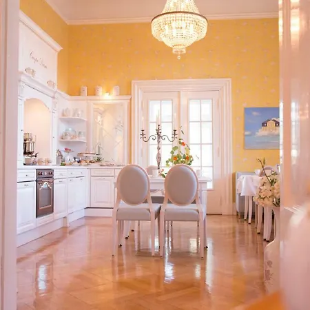 Luebecker Kroenchen فندق لوبيك