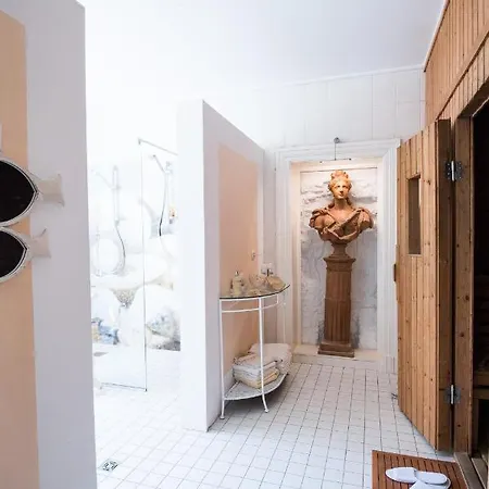Otel Luebecker Kroenchen 4*