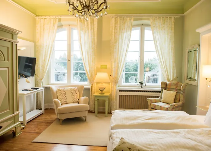 Hotel Luebecker Kroenchen 4*