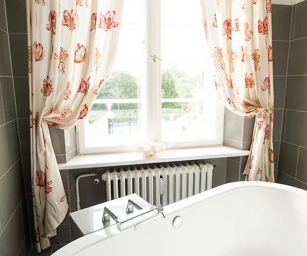 Hotel Luebecker Kroenchen 4*